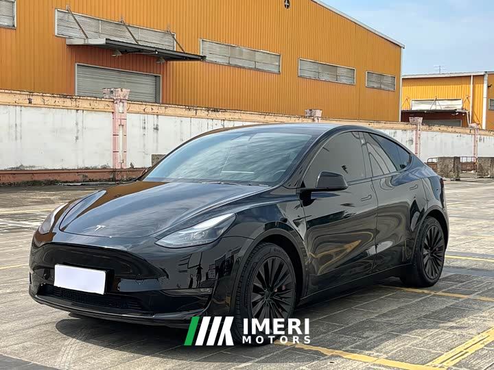 Tesla Model Y Standard Range RWD