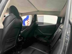 Tesla Model Y Rear-Wheel Drive - ფოტო 5