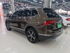 Volkswagen Tiguan L 330TSI Automatic FWD Panoramic Comfort Edition National VI - photo 4