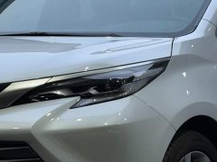 Toyota Sienna 2.5L Hybrid Premium Edition - photo 6