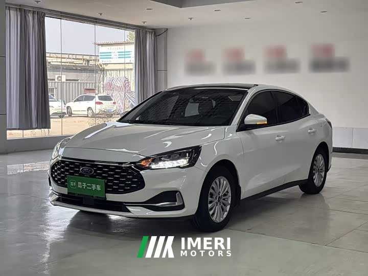 Ford Focus Sedan EcoBoost 180 Automatic Trend - автомобиль из Китая