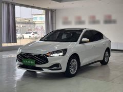 Ford Focus Sedan EcoBoost 180 Automatic Trend - фото 1