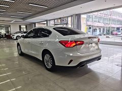 Ford Focus Sedan EcoBoost 180 Automatic Trend - фото 4