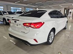 Ford Focus Sedan EcoBoost 180 Automatic Trend - фото 6