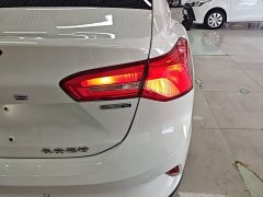 Ford Focus Sedan EcoBoost 180 Automatic Trend - фото 7
