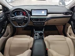 Ford Focus Sedan EcoBoost 180 Automatic Trend - фото 9