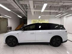 Li Auto i8 Standard Edition - фото 3