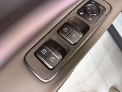 Li Auto i8 Standard Edition - фото 9