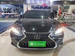 Lexus ES 200 Excellence Edition - ფოტო 2
