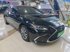Lexus ES 200 Excellence Edition - ფოტო 3