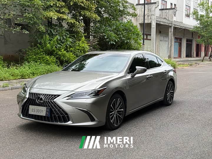 Lexus ES 300h Premium Edition