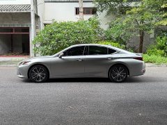 Lexus ES 300h Premium Edition - ფოტო 10