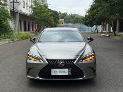 Lexus ES 300h Premium Edition - ფოტო 2