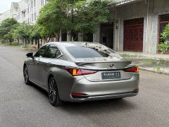 Lexus ES 300h Premium Edition - ფოტო 7
