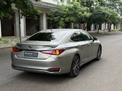 Lexus ES 300h Premium Edition - ფოტო 9