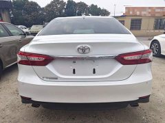 Toyota Camry 2.0G Luxury - photo 5