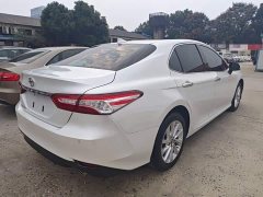 Toyota Camry 2.0G Luxury - photo 6