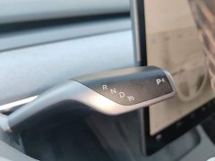 Tesla Model Y Rear-Wheel Drive - ფოტო 13