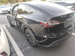 Tesla Model Y Rear-Wheel Drive - ფოტო 4