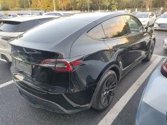 Tesla Model Y Rear-Wheel Drive - ფოტო 6