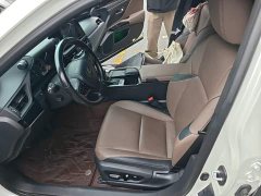 Lexus ES 300h Premium Edition - ფოტო 14
