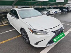 Lexus ES 300h Premium Edition - ფოტო 3