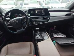 Lexus ES 300h Premium Edition - ფოტო 9