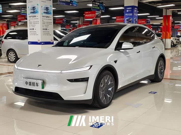 Tesla Model Y L Long Range All-Wheel Drive