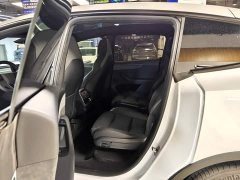 Tesla Model Y L Long Range All-Wheel Drive - ფოტო 9