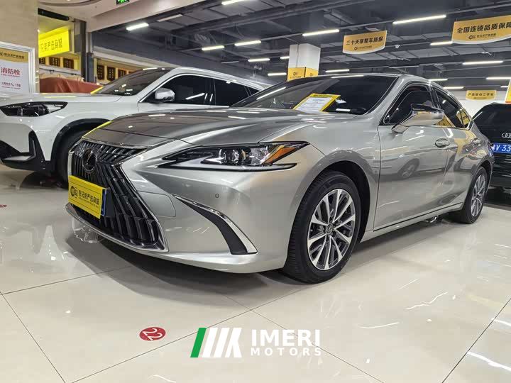 Lexus ES 200 Premium Edition