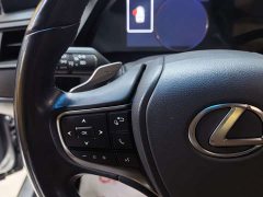 Lexus ES 200 Premium Edition - ფოტო 10
