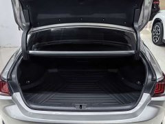 Lexus ES 200 Premium Edition - ფოტო 14
