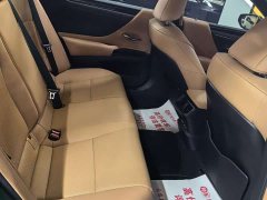 Lexus ES 200 Premium Edition - ფოტო 9