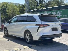 Toyota Sienna 2.5L Hybrid Comfort Edition - ფოტო 9
