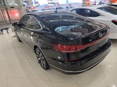 Volkswagen Passat Outstanding Edition 330TSI Elite - photo 4