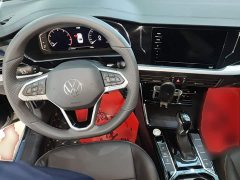 Volkswagen Passat Outstanding Edition 330TSI Elite - photo 9