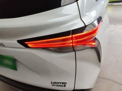 Toyota Sienna 2.5L Hybrid Premium Edition - ფოტო 7