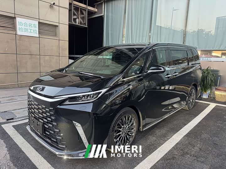 Lexus LM 500h Six-Seat Premium Edition