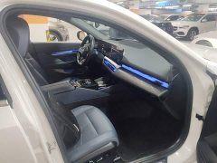 BMW i5 eDrive 35L Premium M Sport Package - фото 8