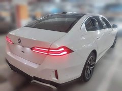 BMW i5 eDrive 35L Premium M Sport Package - фото 9