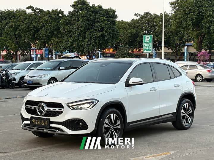Mercedes-Benz GLA 200