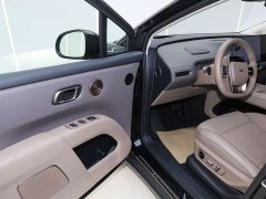 Li Auto i8 Standard Edition - фото 12