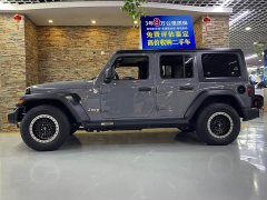 Jeep Wrangler 2.0T Sahara Four-Door - фото 3