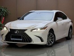 Lexus ES 200 Excellence Edition - ფოტო 1