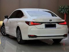 Lexus ES 200 Excellence Edition - ფოტო 18