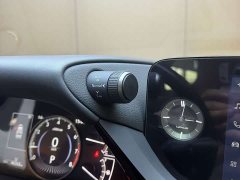 Lexus ES 200 Excellence Edition - ფოტო 8
