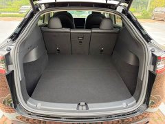 Tesla Model Y Rear-Wheel Drive - ფოტო 13
