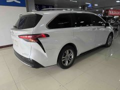 Toyota Sienna 2.5L Hybrid AWD Premium - photo 10