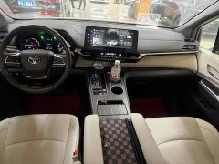 Toyota Sienna 2.5L Hybrid AWD Premium - photo 7