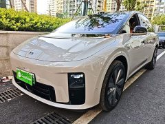 Li Auto i8 Standard Edition - фото 1